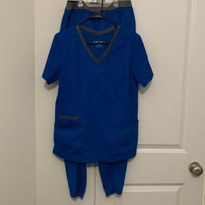 Mævn Matrix Royal Blue jogger scrub set